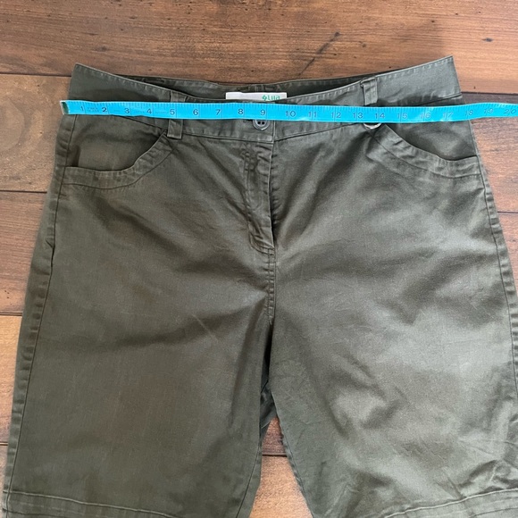 Classic Cotton Golf Shorts - Picture 2 of 6